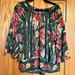 3/4 Ruffle Sleeve Top